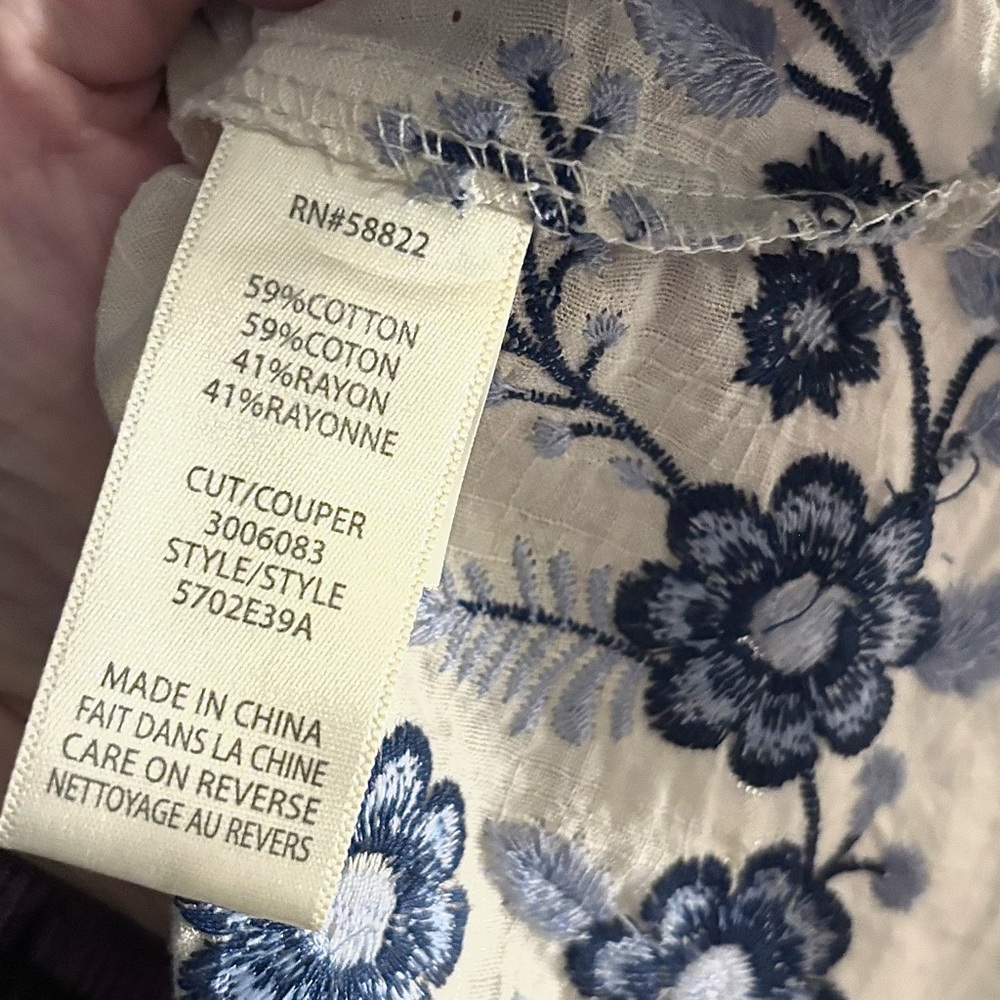 2/$40 MAX STUDIO nwt “linen” sleeveless embroidered half-button floral top - Picture 12 of 16